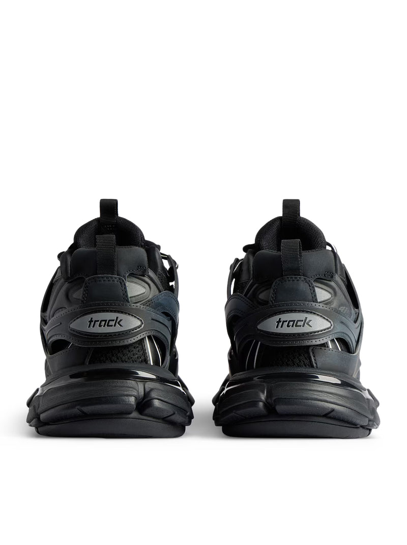 MEN`S TRACK SNEAKERS IN BLACK