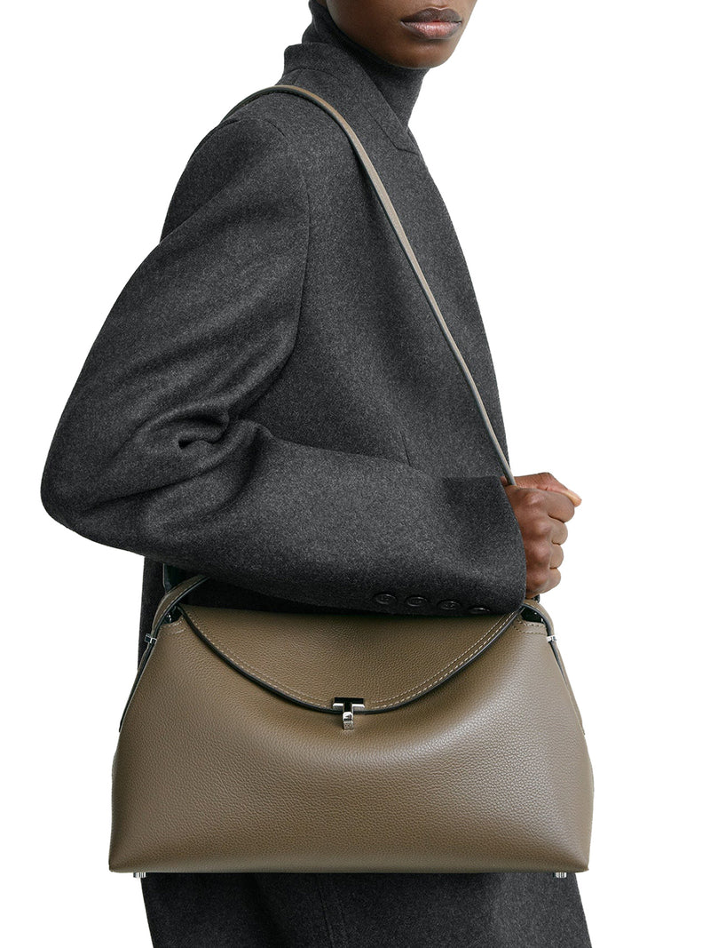 T-LOCK HANDBAG IN GRAINED LEATHER