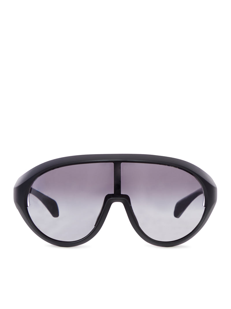STATEMENT SUNGLASSES