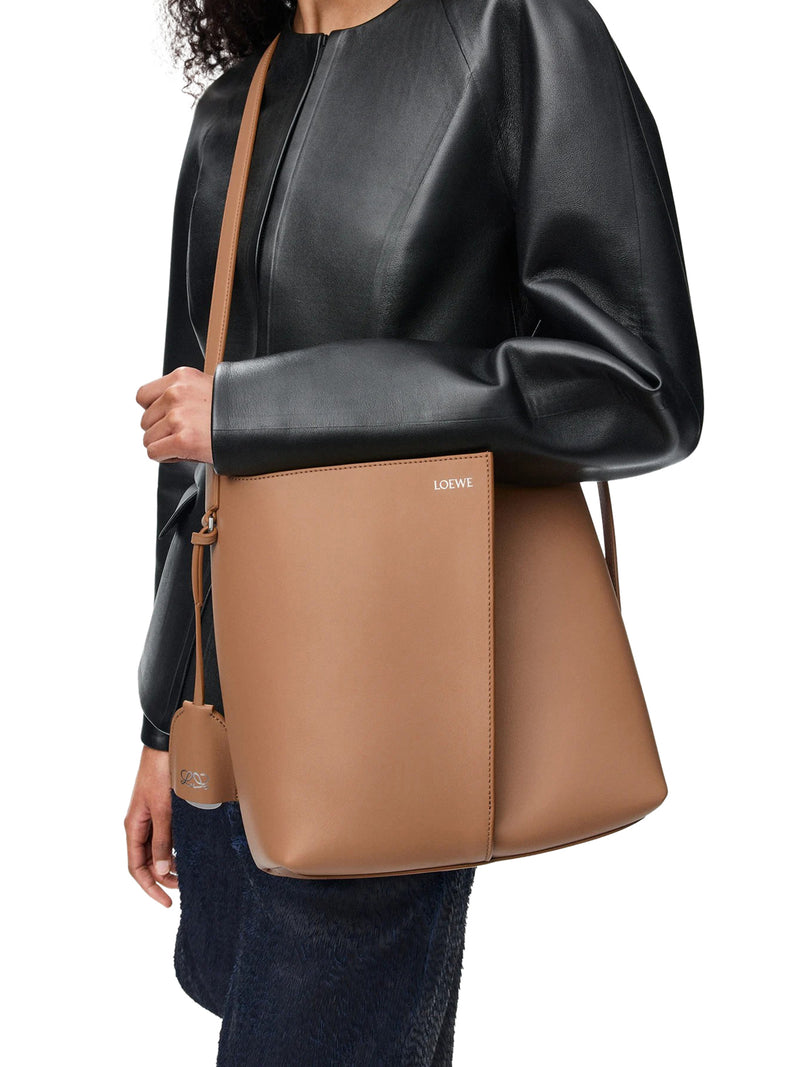 BILBAO MEDIUM BUCKET BAG IN SMOOTH CALFSKIN