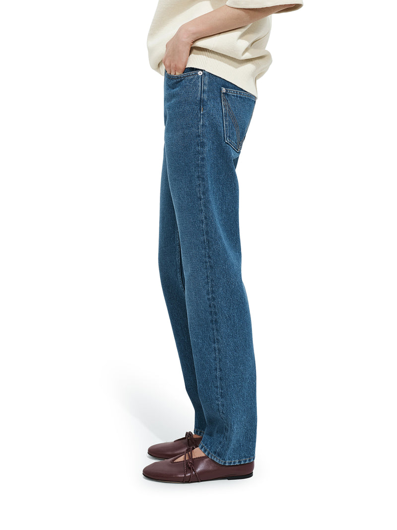 STRAIGHT LEG MEDIUM WASH JEANS