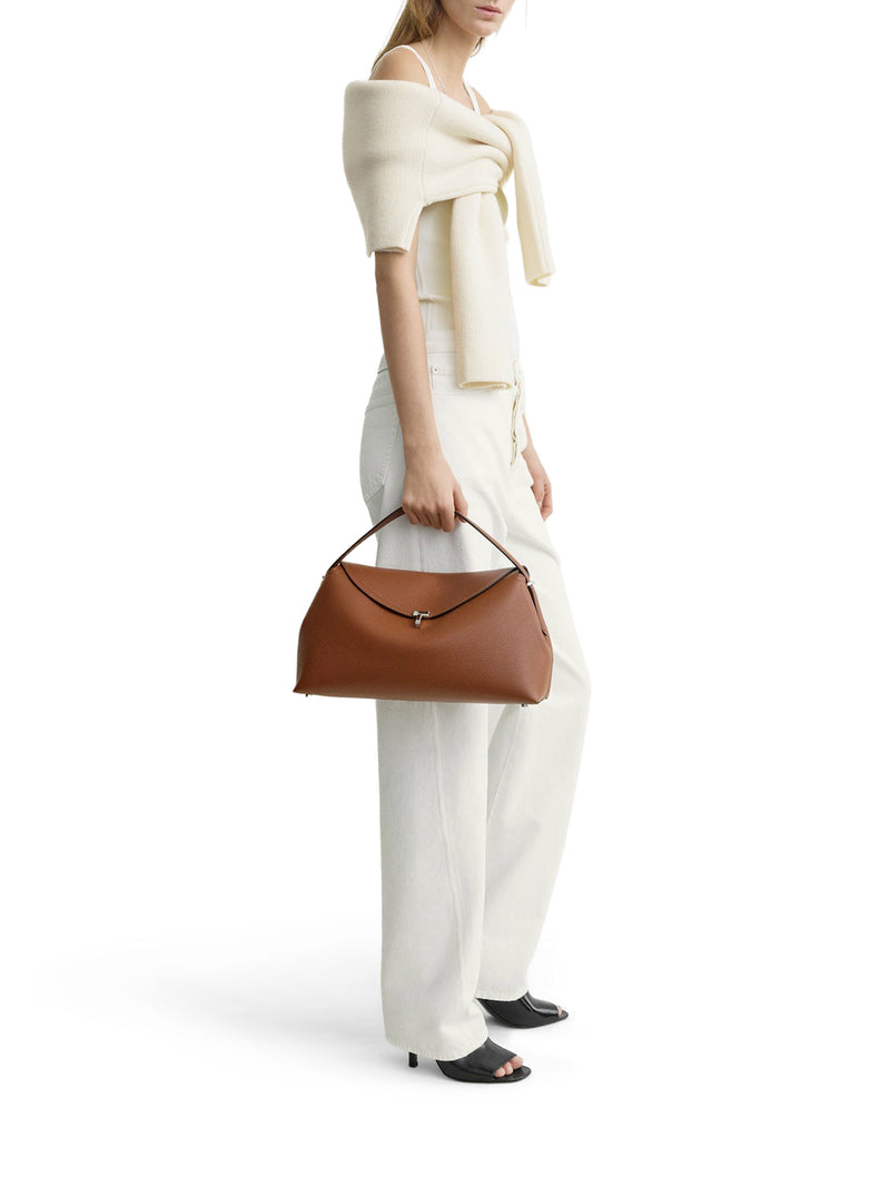 T-LOCK HANDBAG IN GRAINED LEATHER