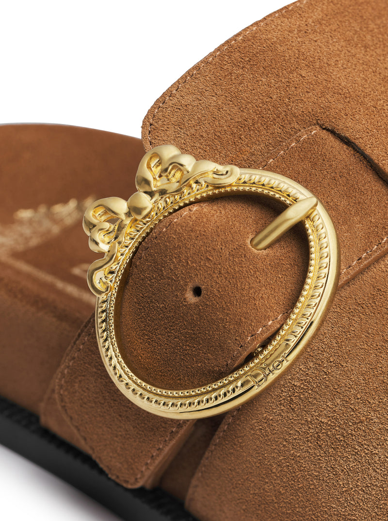 SABOT WITH MÉDAILLON BUCKLE IN SUEDE CALFSKIN