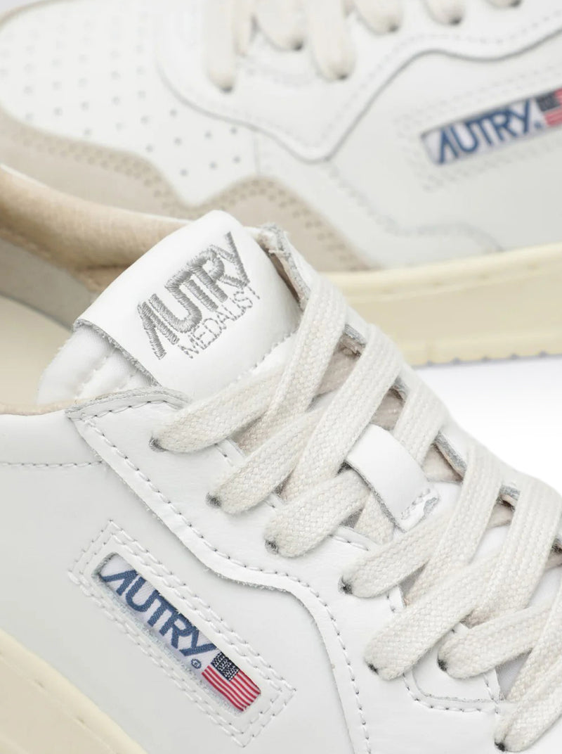 MEDALIST LOW LEATHER SNEAKERS