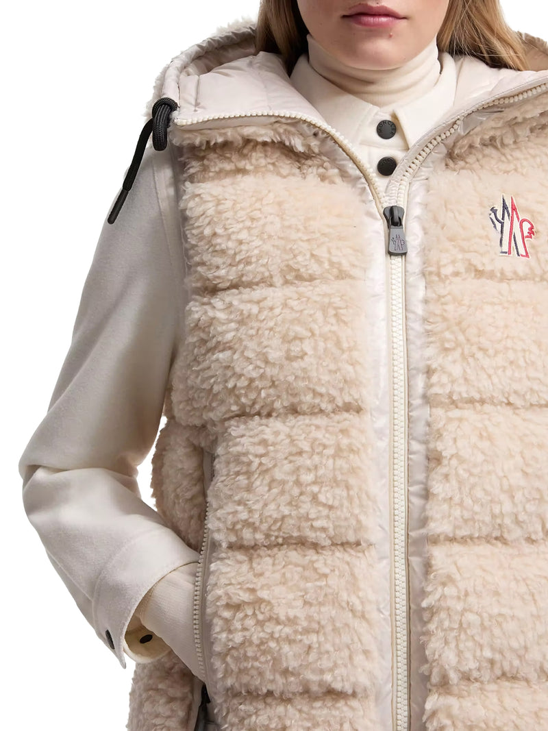 INSULATED TEDDY-STYLE VEST WITH HOOD