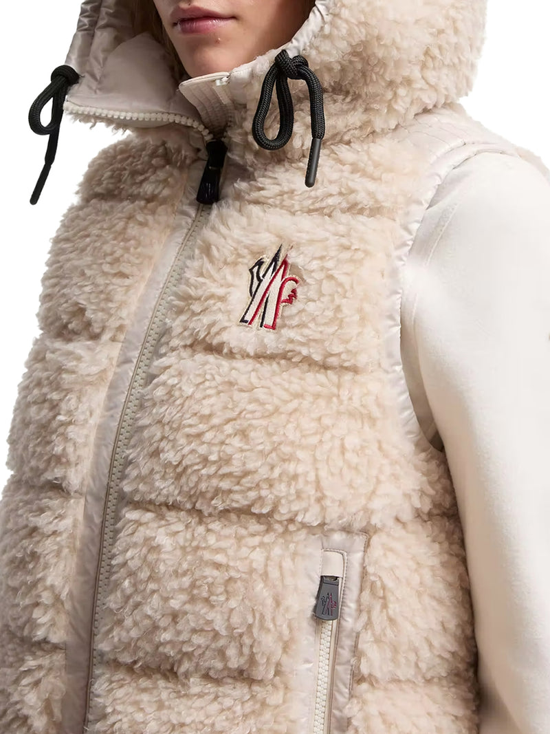 INSULATED TEDDY-STYLE VEST WITH HOOD