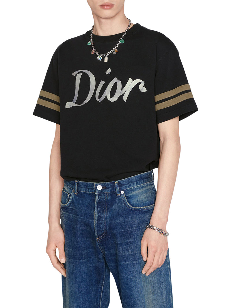 COMFORTABLE FIT T-SHIRT