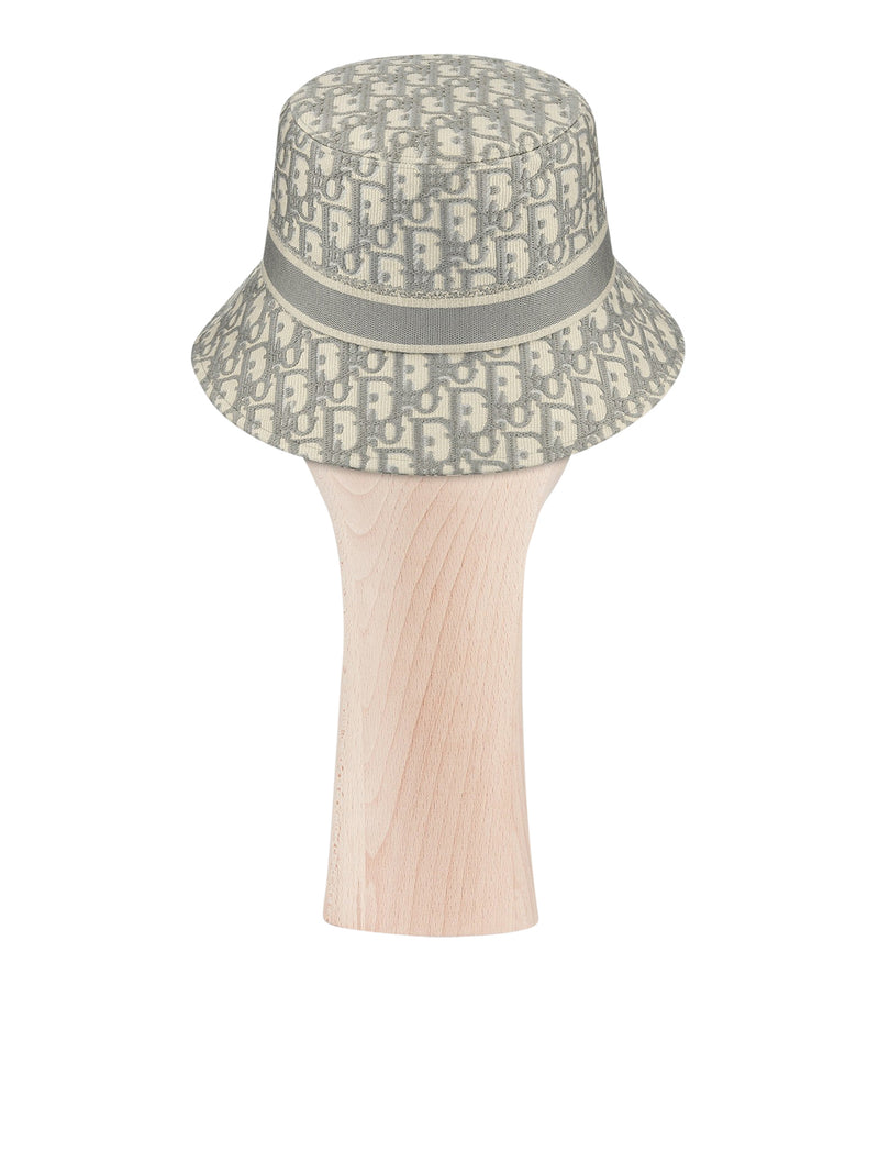 D-OBLIQUE SMALL BRIM BUCKET HAT