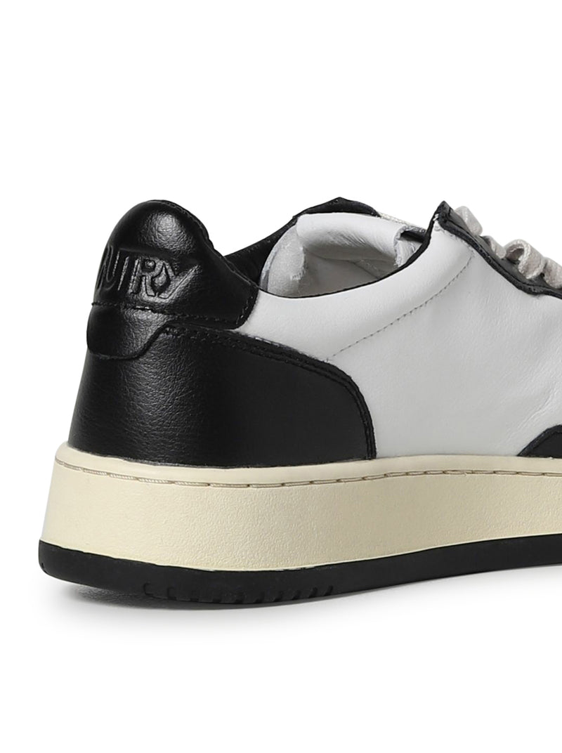 MEDALIST LOW SNEAKERS IN WHITE BLACK LEATHER