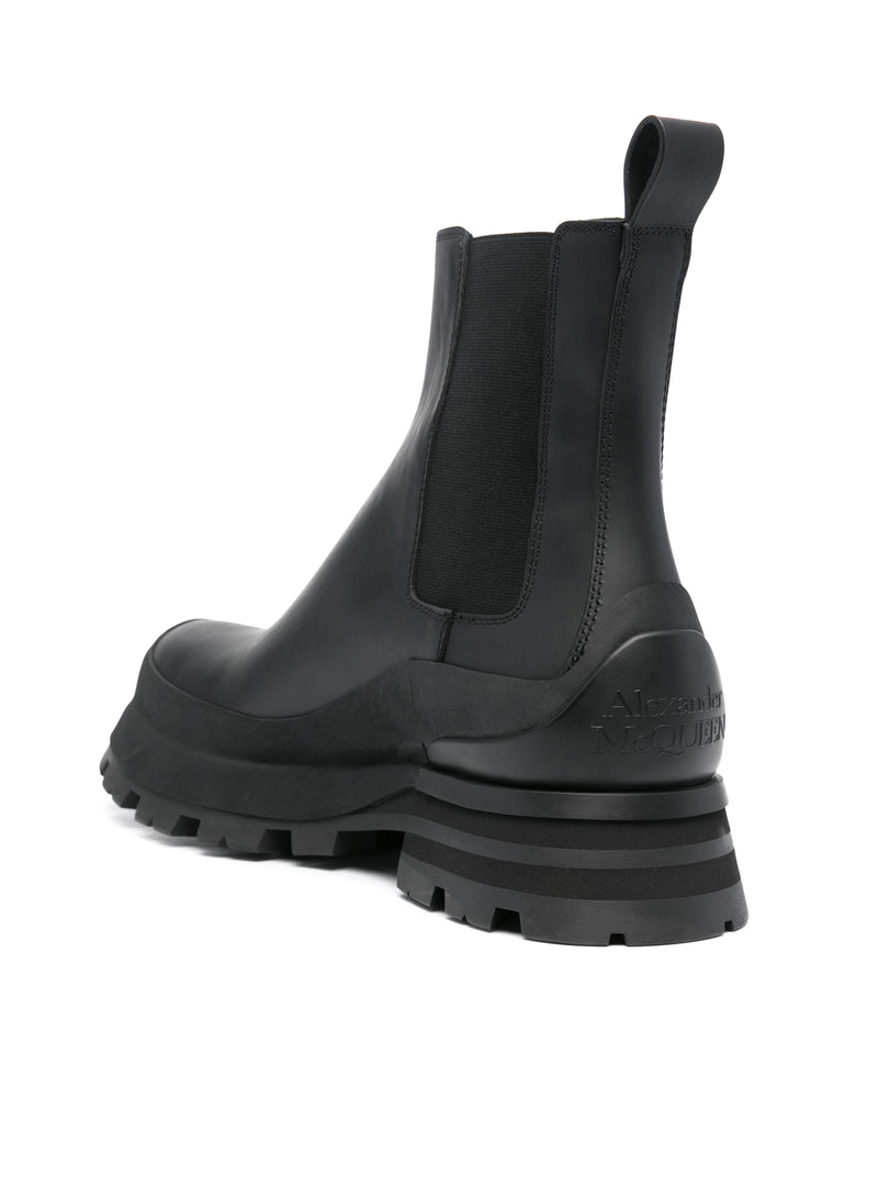 Men`s Wander Chelsea Boot in Black