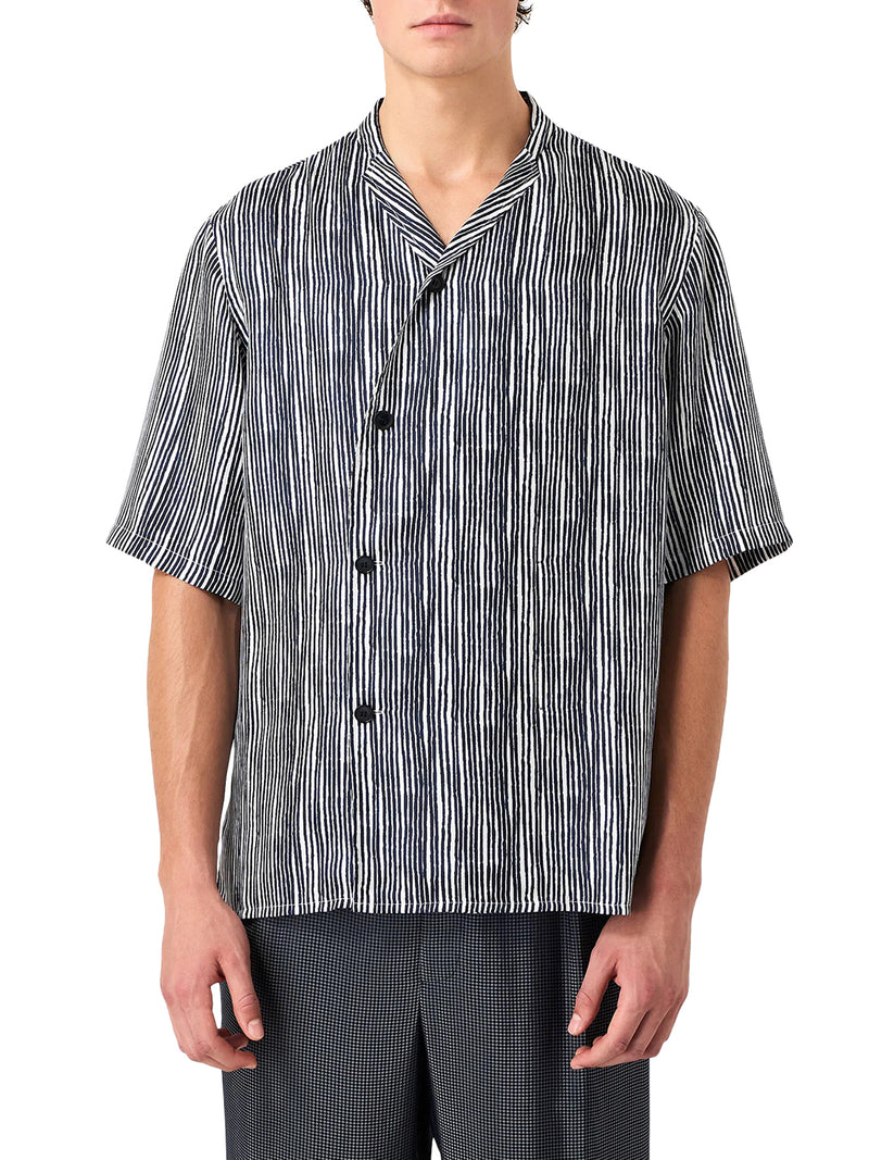 Short sleeved shirt in printed silk