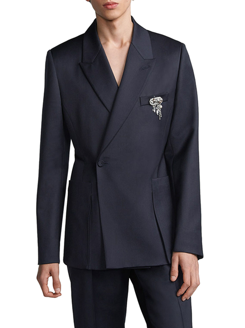 Bar jacket with slanted closure