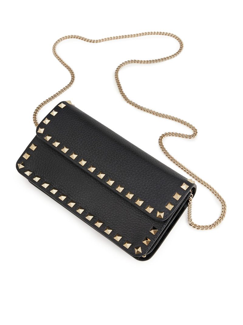 ROCKSTUD CHAIN ??POUCH IN GARNET CALFSKIN