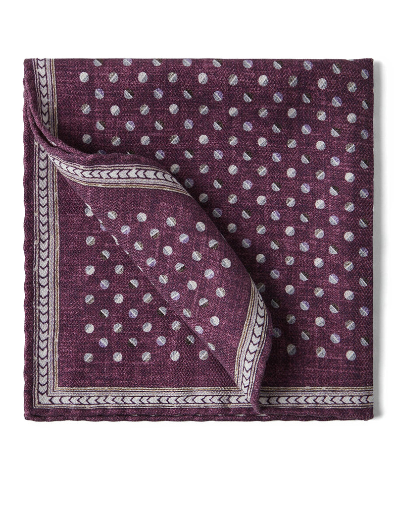 Pocket square with geometric pattern