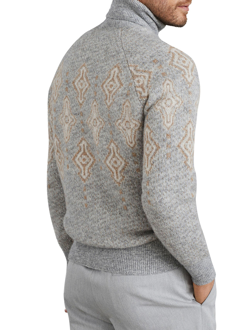 Sweater with inlays