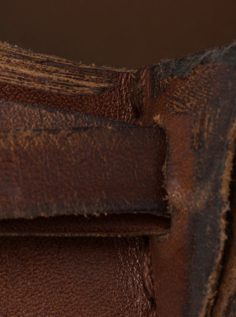 DÉCOLLETÉ IN ANTIQUE LEATHER