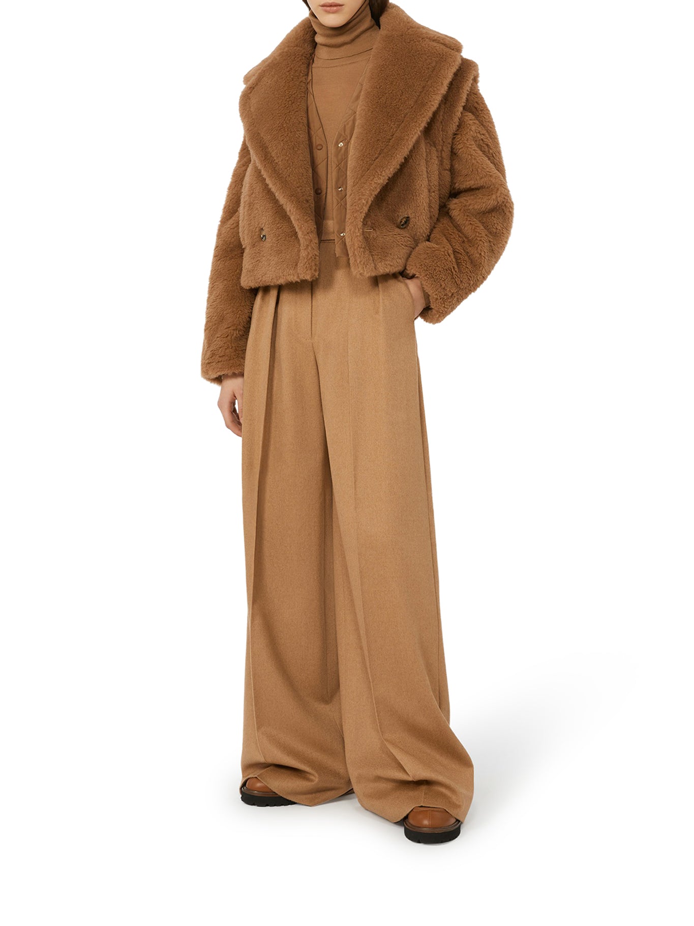 SANTOS 2-IN-1 CROP VEST IN TEDDY FABRIC