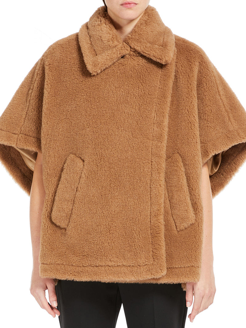 TEDDY FABRIC CAPE