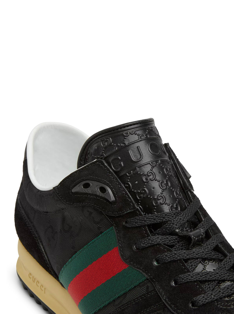 SNEAKER RE-MOTION