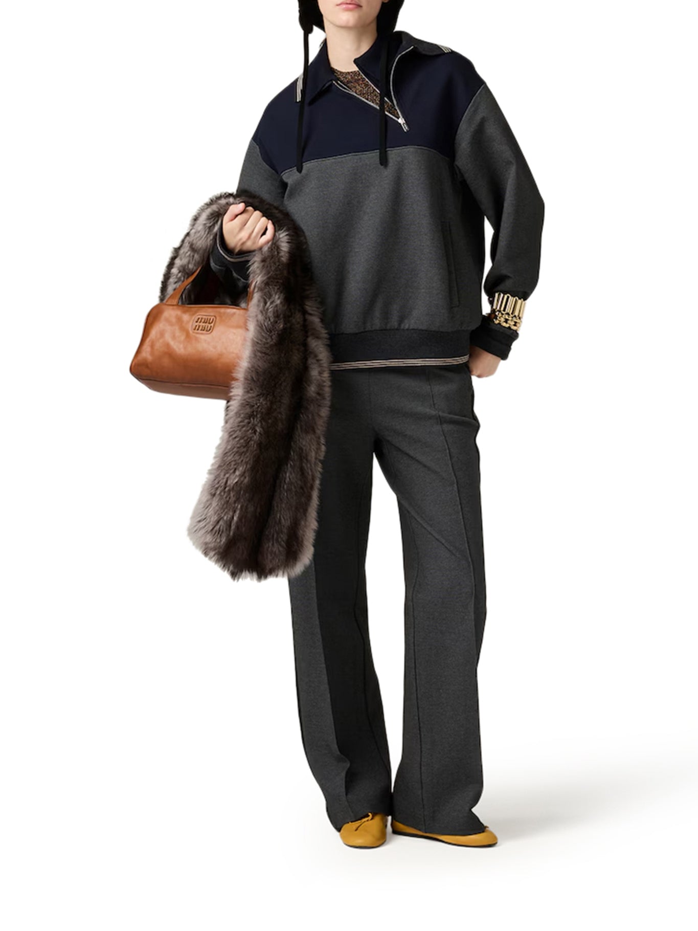 KNIT TROUSERS WITH FABRIC STITCH