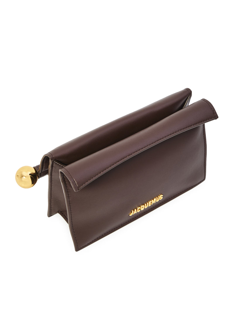 LA PETITE POCHETTE ROND CARRE`