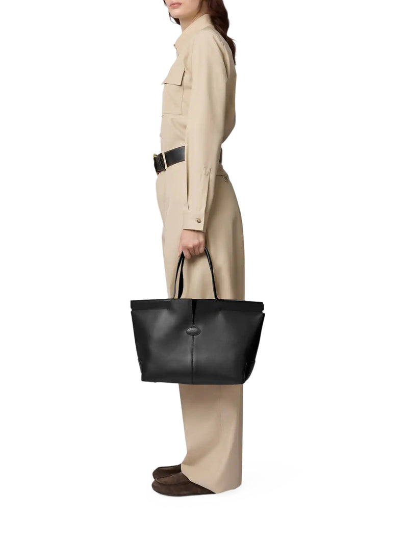 MEDIUM-SMALL LEATHER FOLIO BAG