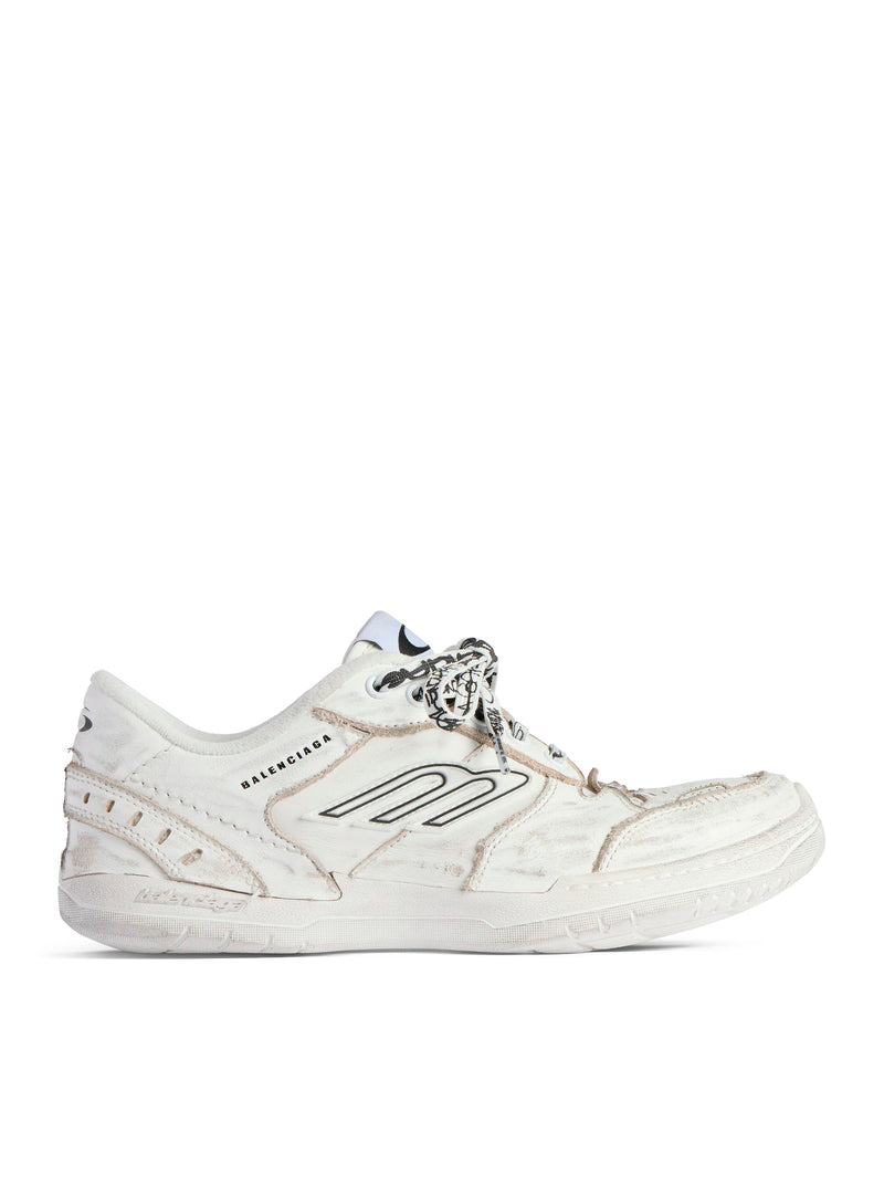 HAMPTONS MEDIUM WORN-OUT SNEAKER