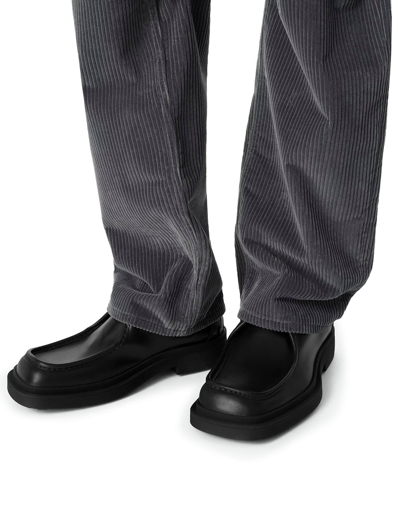 WELL-LACED LEATHER SHOES