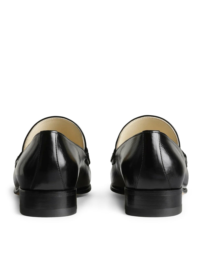 BLACK LEATHER MOCCASIN