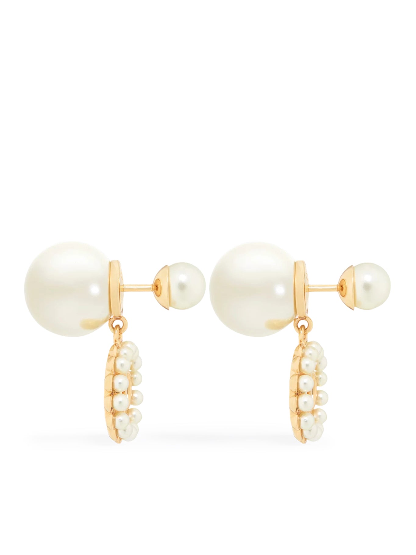 TRIBAL METAL EARRINGS WITH GOLD-COLOURED FINISH AND WHITE RESIN PEARLS