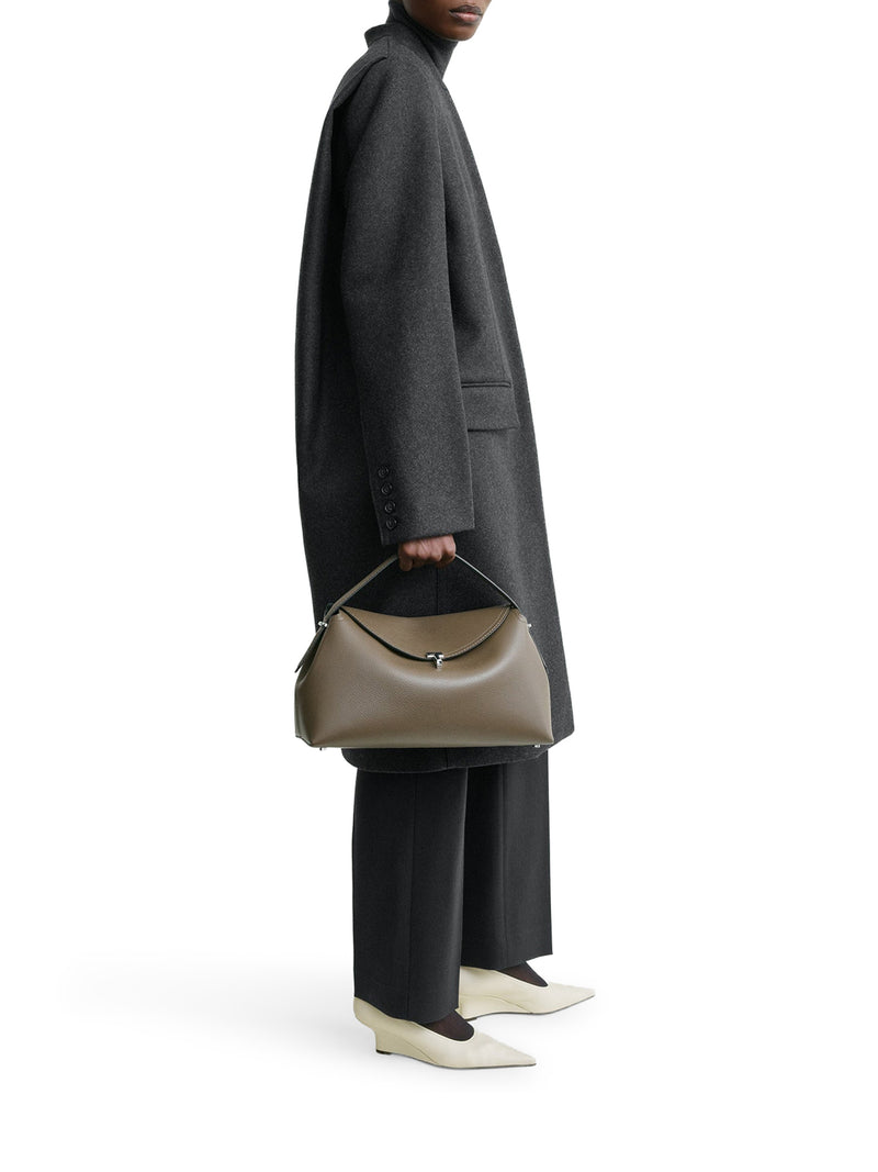 T-LOCK HANDBAG IN GRAINED LEATHER