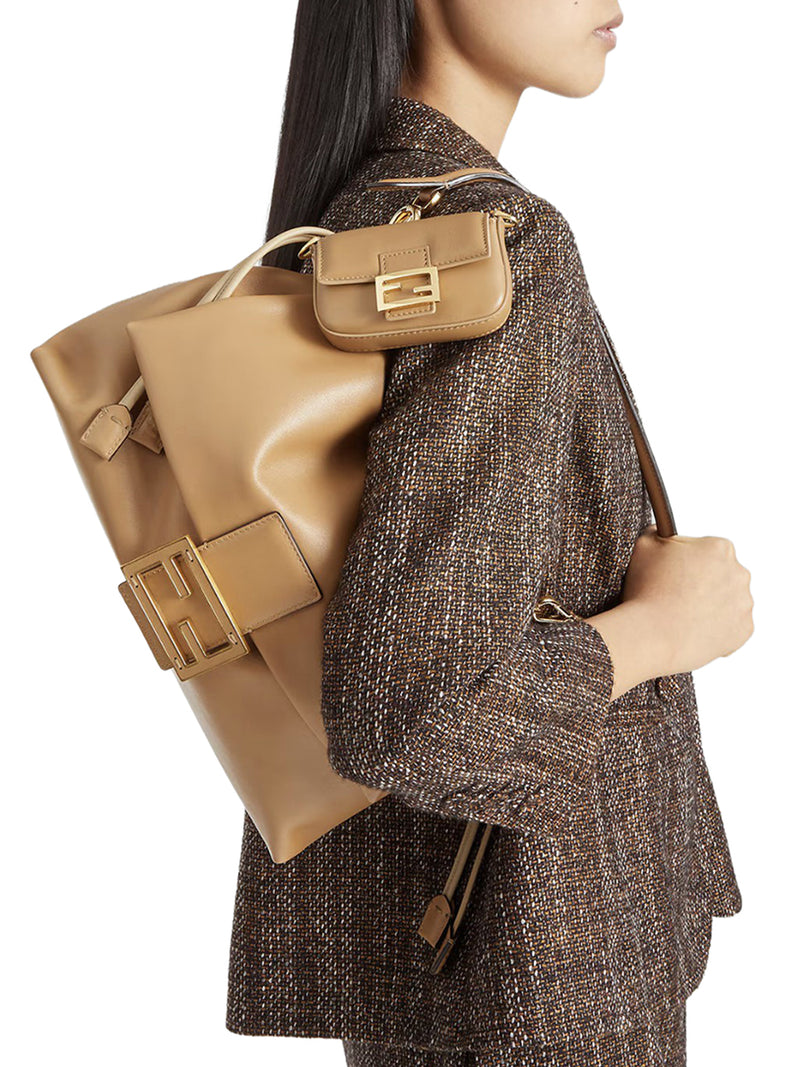 LARGE BAGUETTE MOM BAG IN NAPPA