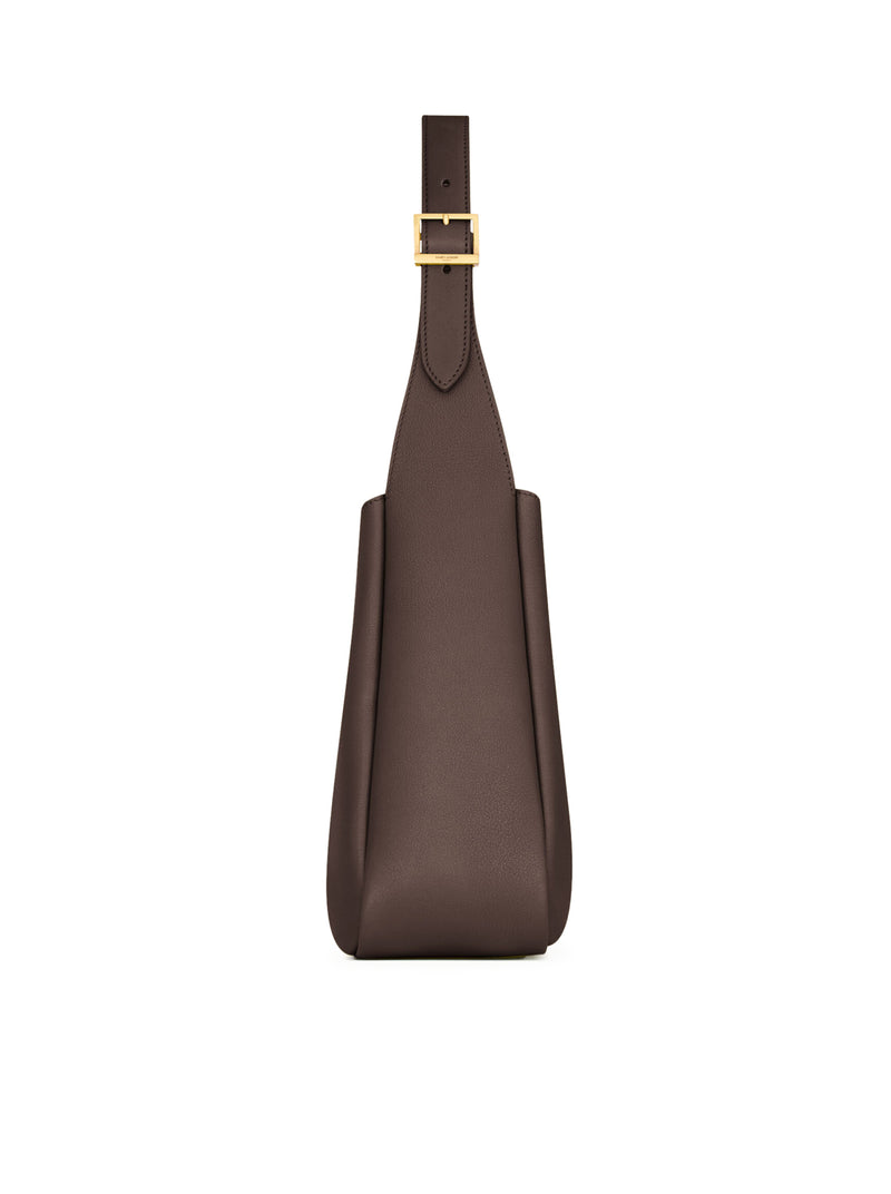 LE 5 À 7 SUPPLE SMALL IN HAMMERED LEATHER