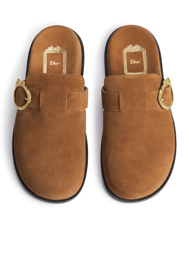 SABOT WITH MÉDAILLON BUCKLE IN SUEDE CALFSKIN