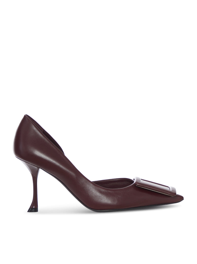 LEATHER DÉCOLLETÉ WITH TONE-ON-TONE BUCKLE