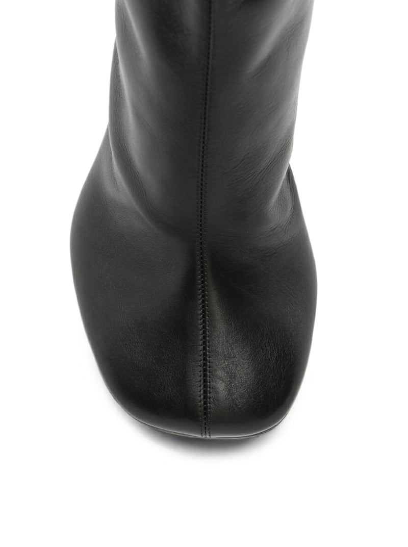 HEELED LEATHER ANKLE BOOT