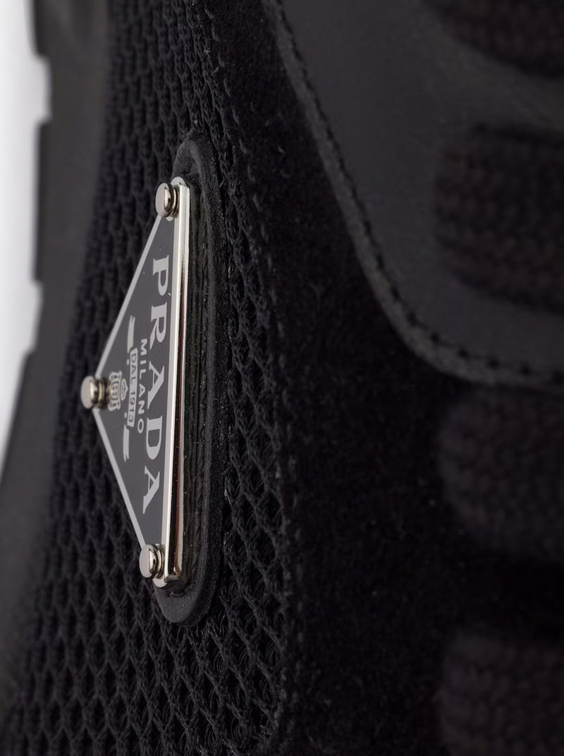PRAX SNEAKERS IN LEATHER AND FABRIC