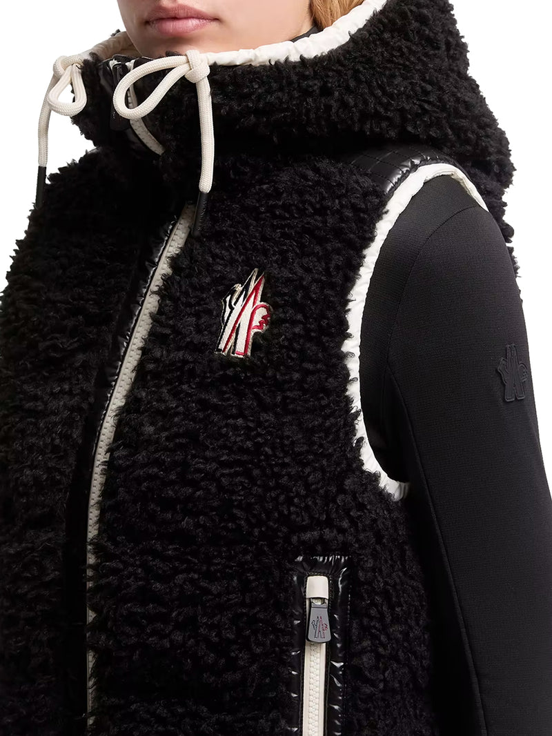 INSULATED TEDDY-STYLE VEST WITH HOOD