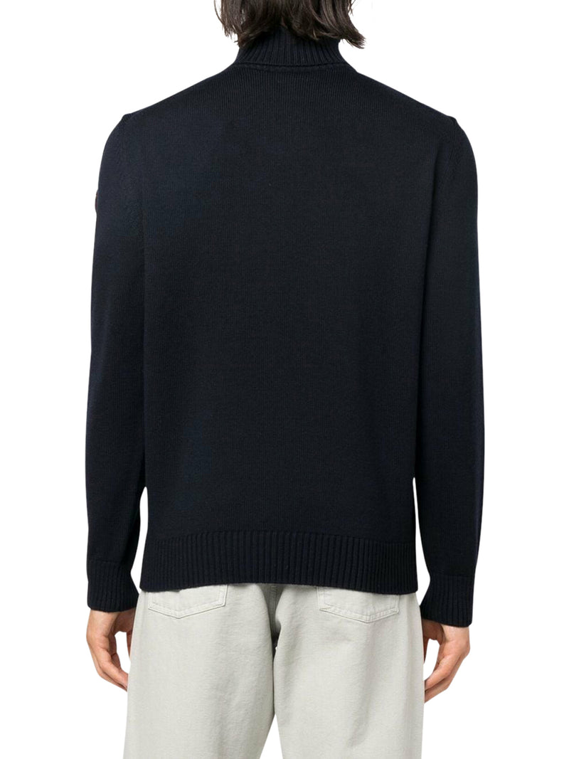 High neck sweater with application